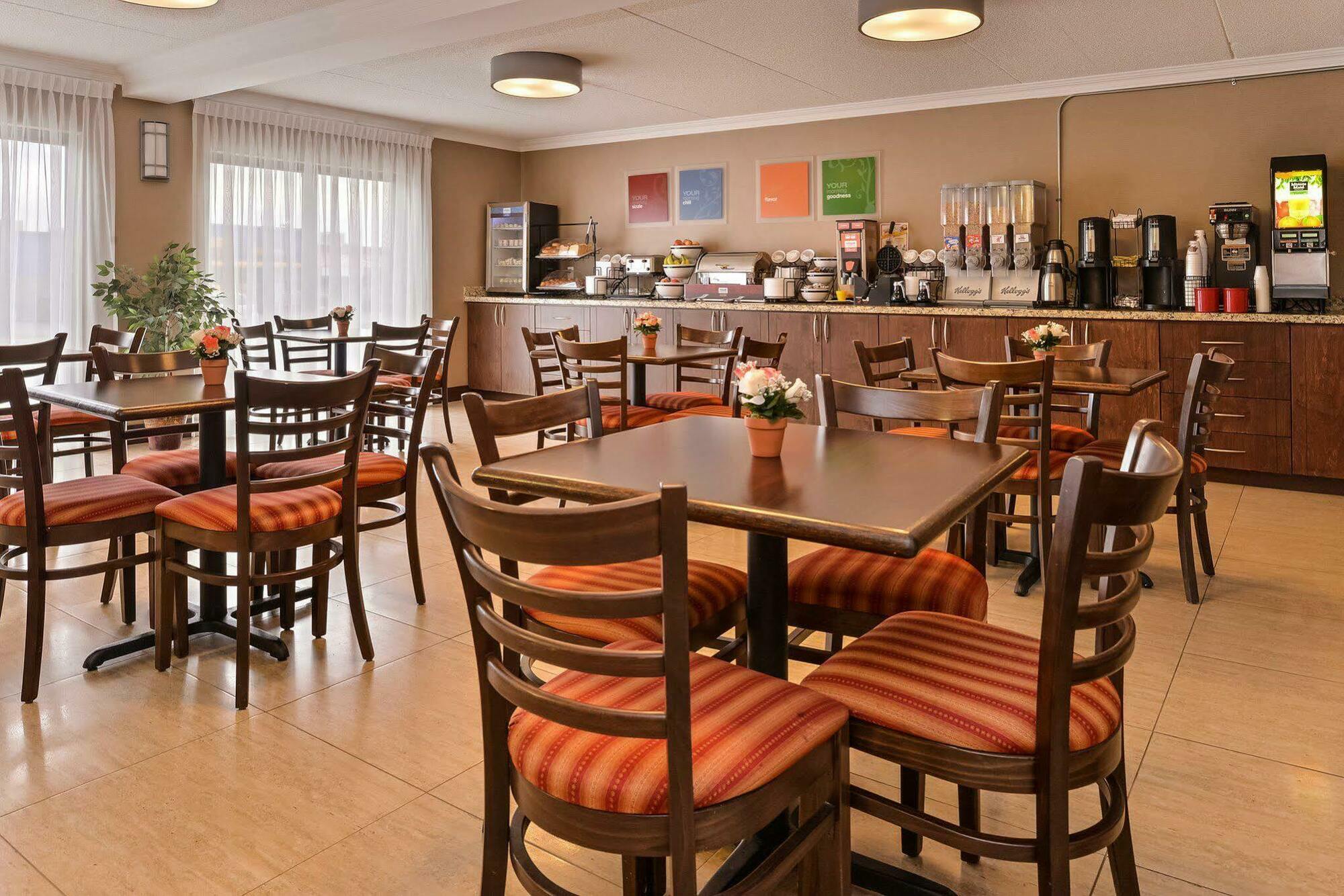 Comfort Inn Brampton Exterior foto